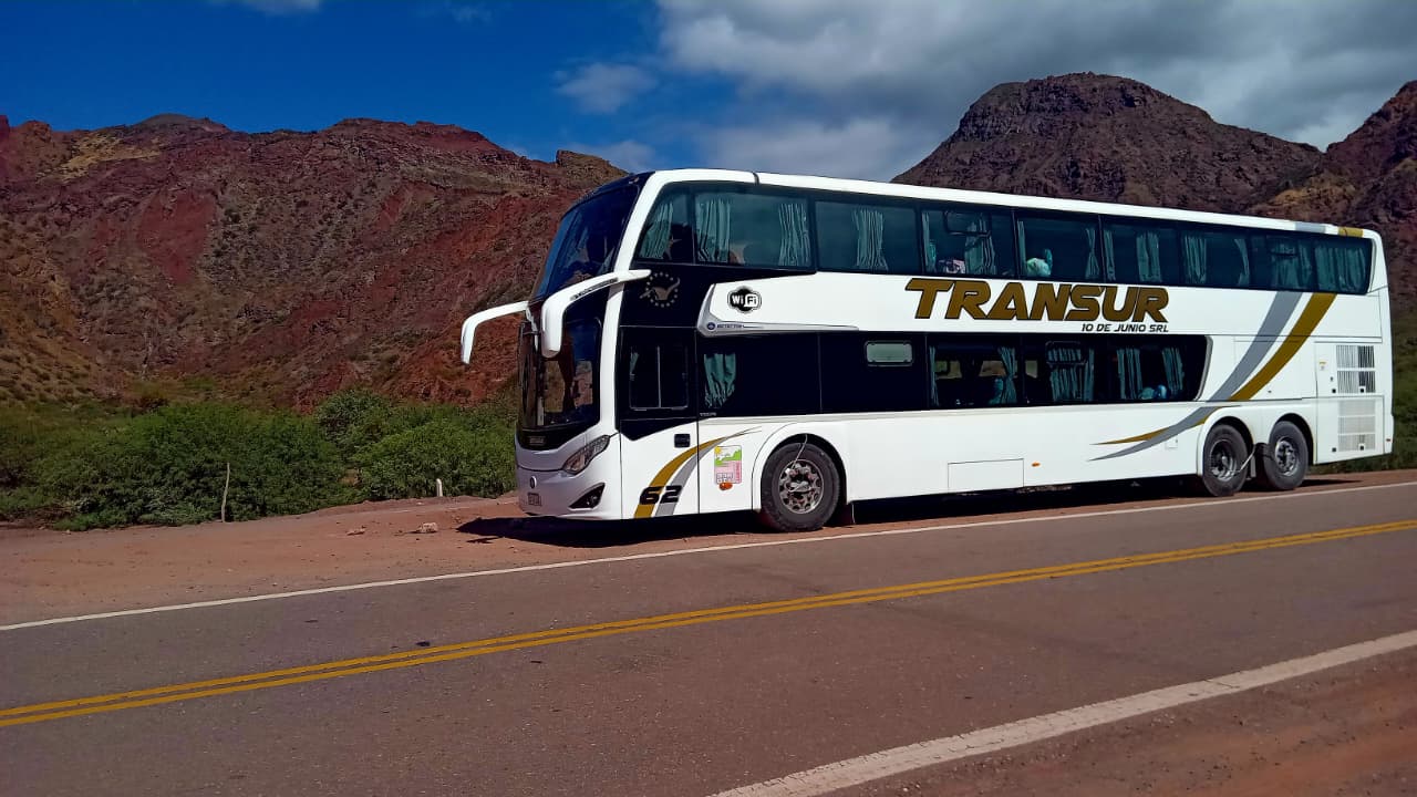 Lateral del bus en ruta